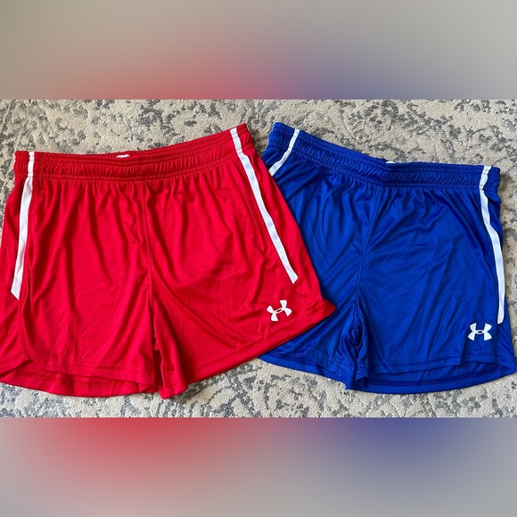 Under Armour Pants - Women’s Under Armour Size L Heat Gear Shorts